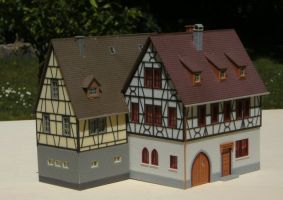 B 350, Wirtschaftsgebäude von links